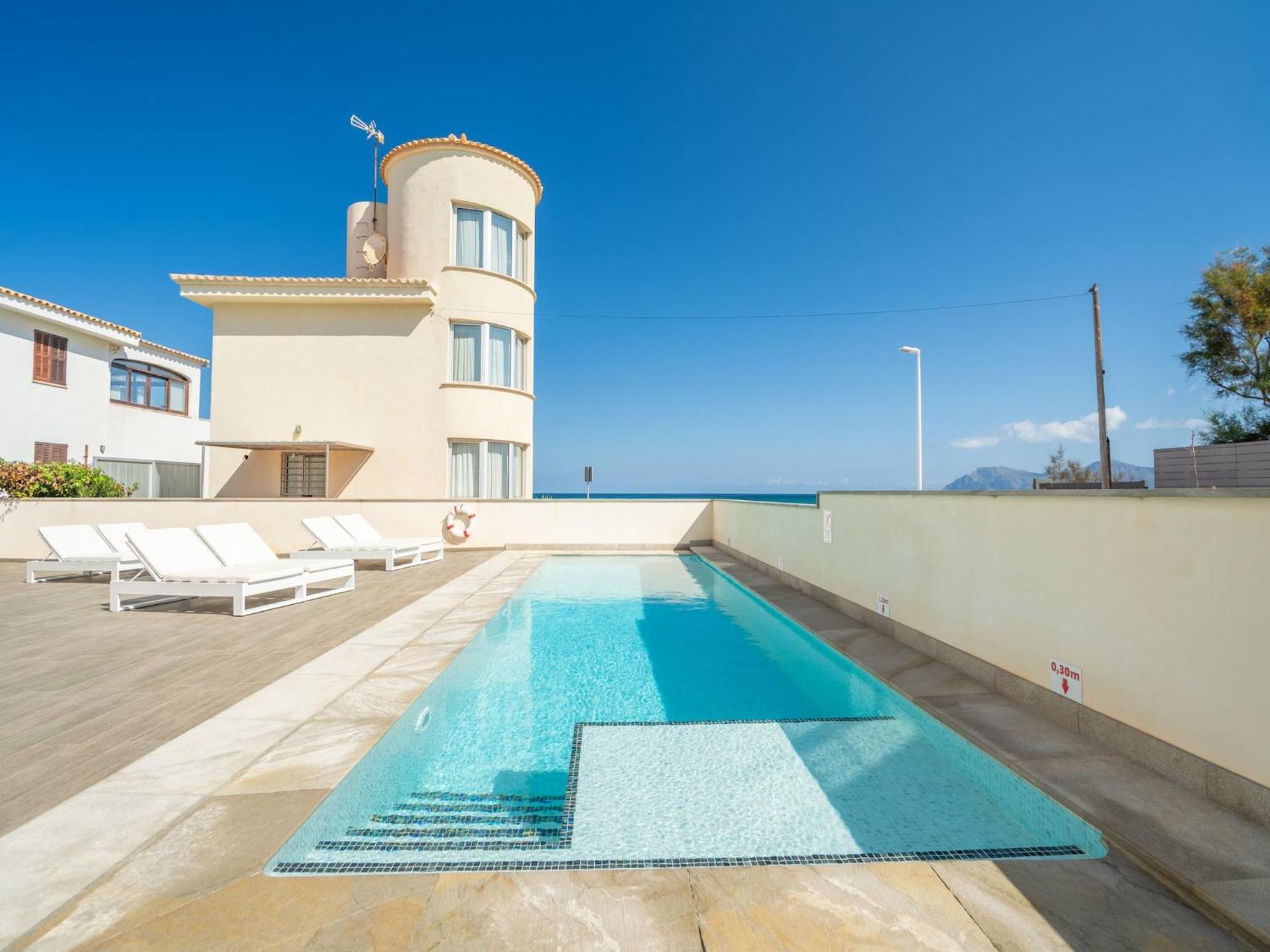 Villa Beachfront In *